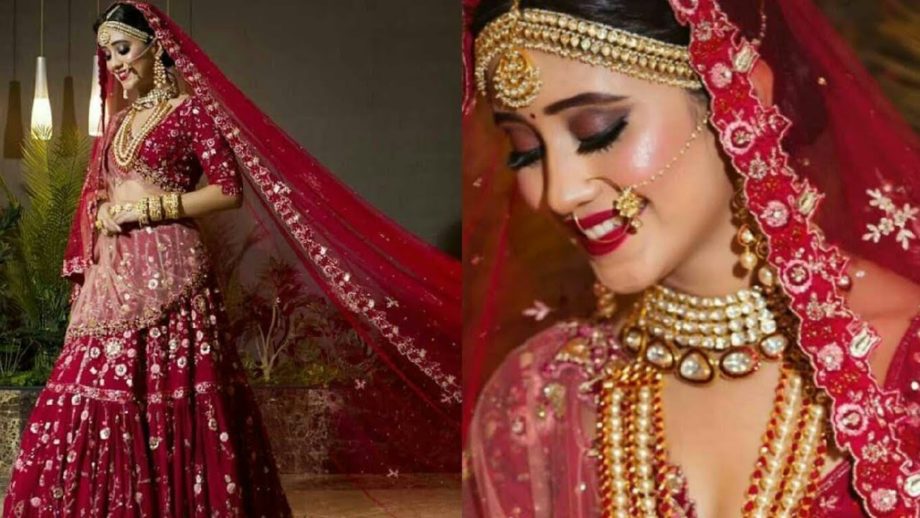 Jennifer Winget VS Shivangi Joshi VS Erica Fernandes: Whose Lehenga Look Is Perfect For Lockdown Wedding? 1