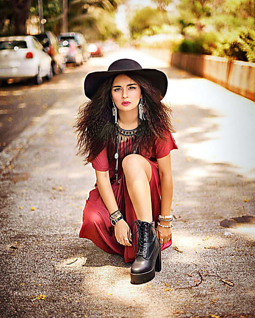 Steal the style: Look cool in hats like Avneet Kaur - 5