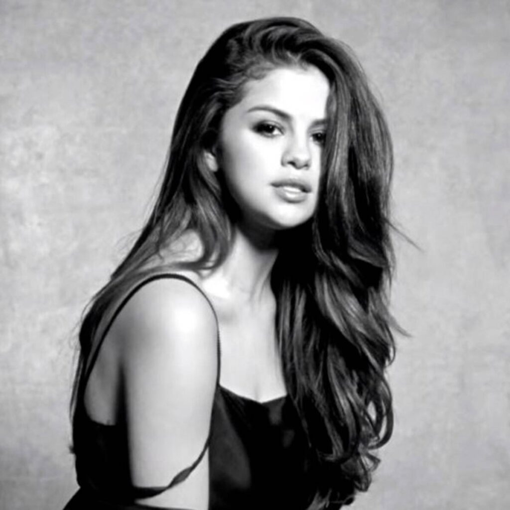 Top 10 hot and sexy photos of Selena Gomez 9 
