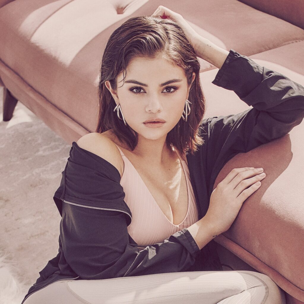 Top 10 hot and sexy photos of Selena Gomez 3 