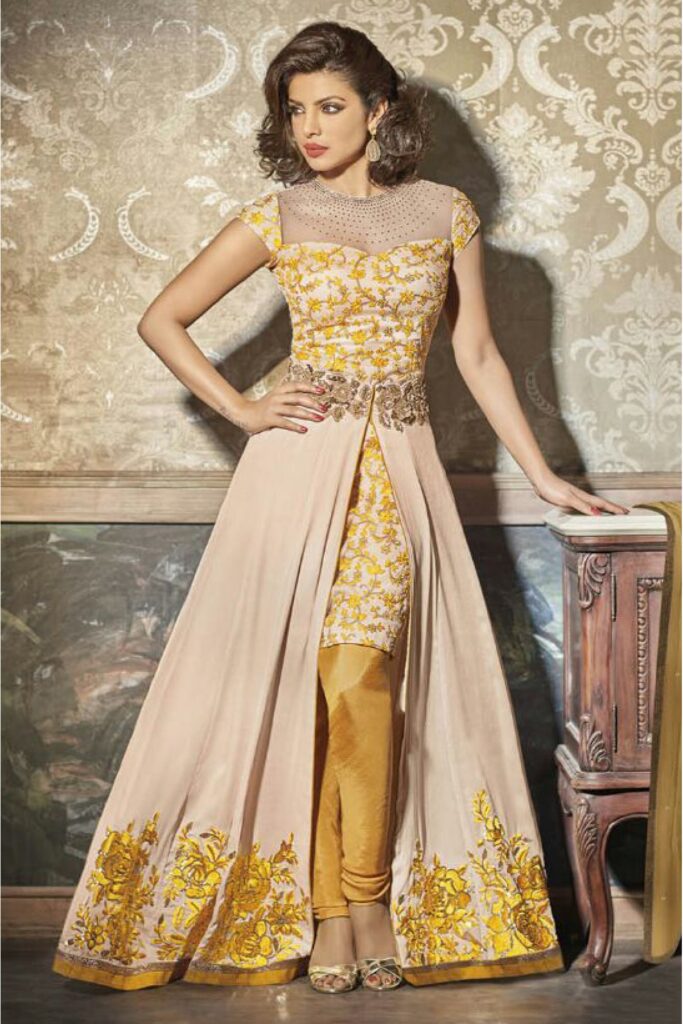 We love Kareena Kapoor, And Priyanka Chopra's Indo-western looks; see pics - 2