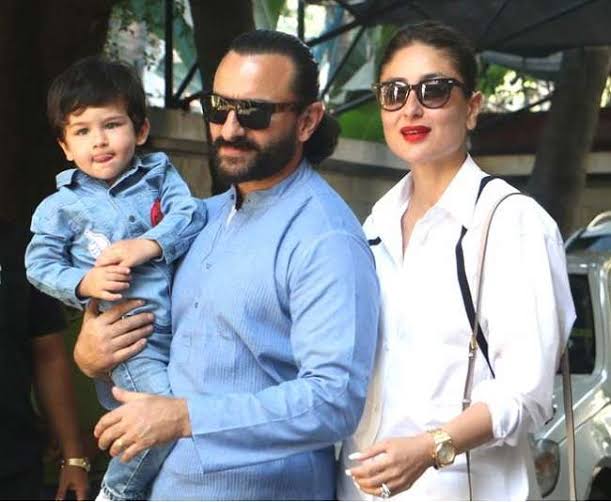 5 Simple Family Photo Poses Tips To Take From Kareena Kapoor And Saif Ali Khan 4