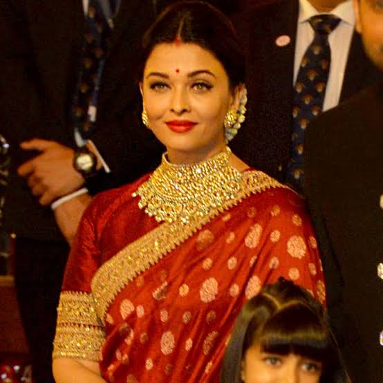 Aishwarya Rai Bachchan Vs Anushka Sharma: Who looks royal and regal in a Benarasee saree?