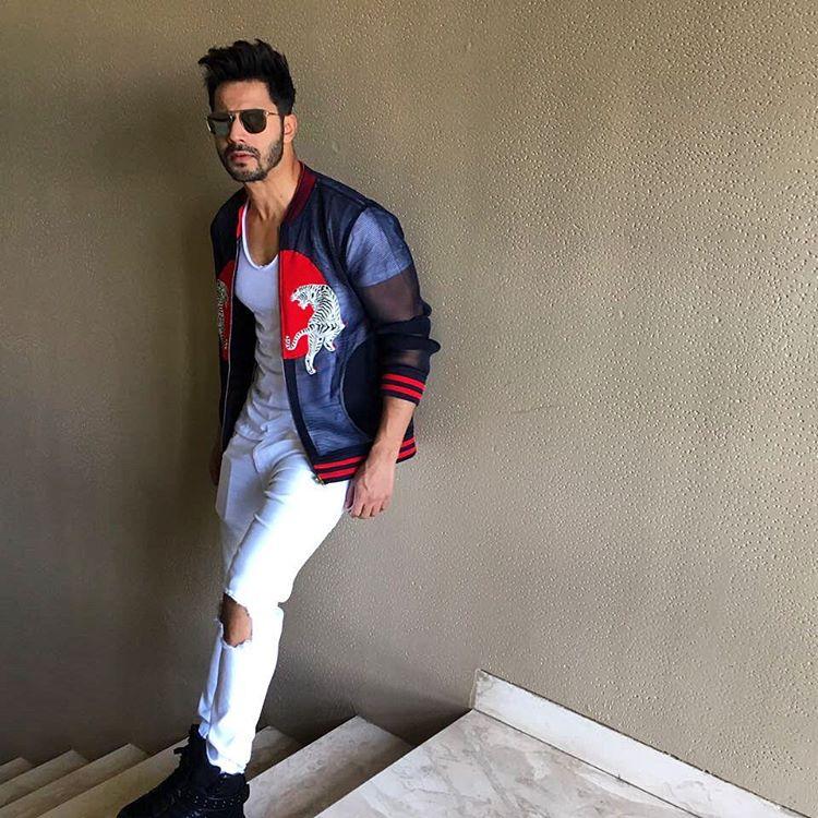 Ayushmann Khurrana, Shahid Kapoor, Varun Dhawan, and Vicky Kaushal know how to style in a jacket - 2