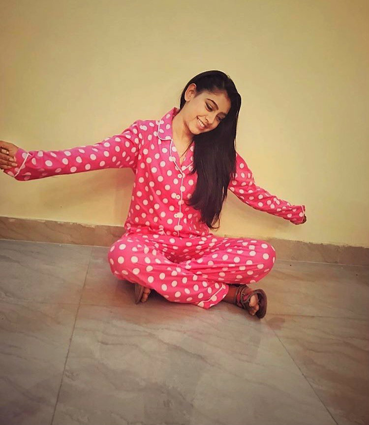 Casual Style: Hina Khan, Erica Fernandes And Niti Taylor's Cute And Comfy Pajamas 8
