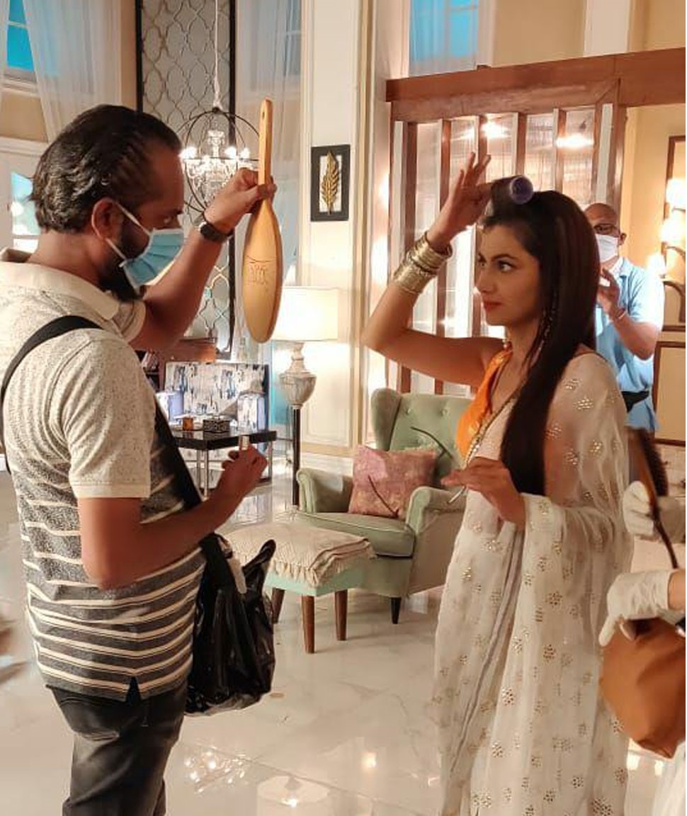 Check Out! Latest Photos From The Set Of Kumkum Bhagya