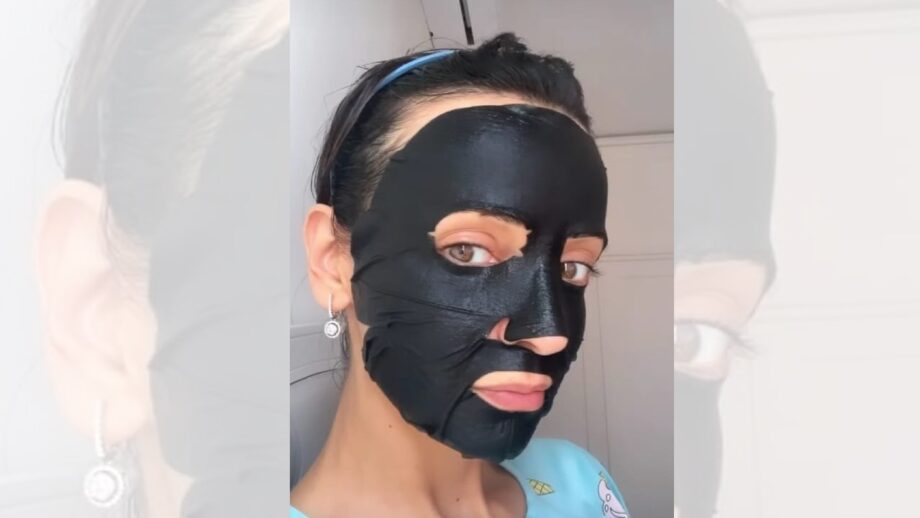 IN PHOTO: Gorgeous Sanaya Irani shows you how to mask up