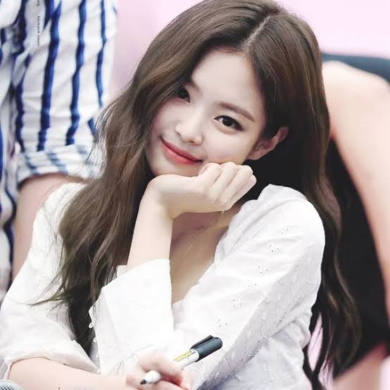 K-pop Singer Jennie Raises The Heat With Her Latest Pictures 2