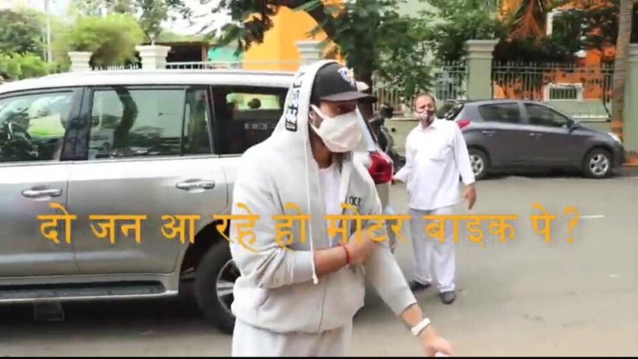 Watch Video: Abhishek Bachchan lashes out at paparazzi for not wearing face mask