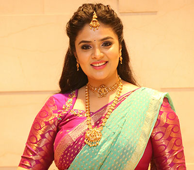 3 Attractive Sarees And Blouse Styles To Steal From Tollywood Beauty Sreemukhi 791185