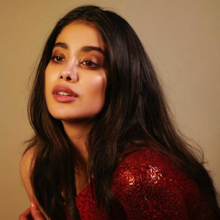 5 Makeup Looks To Steal From Janhvi Kapoor - 0
