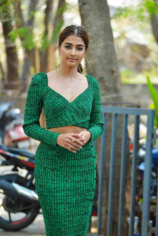 5 Pencil Skirt Donned By Pooja Hegde And Rakul Preet Singh That Are A Must Have This Summer Season 834125