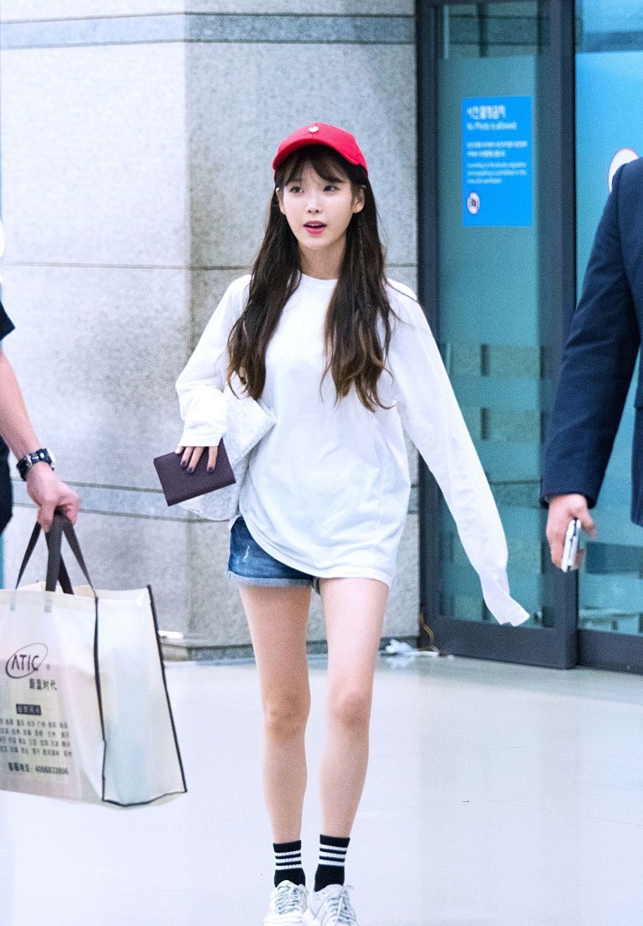 Bae Suzy, IU: Coolest Airport Looks for Girls! 4