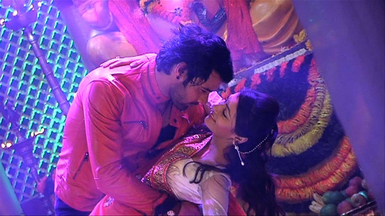 [IN PICTURES] Kumkum Bhagya: Abhi And Pragya's Romantic Couple Dancing Moments 9