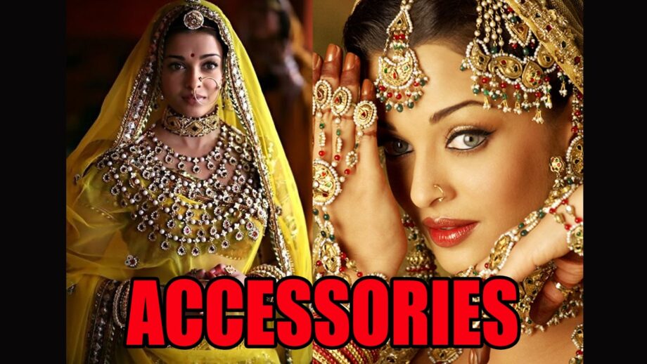 Aishwarya Rai Spotted with Designer Diamond Necklace Set(Nakshtra Ad) -  Jewellery Designs
