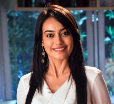 No Makeup Looks From Surbhi Jyoti Are On Point! 6