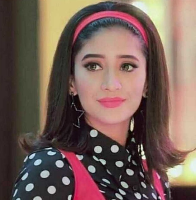 Shivangi Joshi: 3 Ways To Spice Up Your Look With Hair Bands From Yeh Rishta Kya Kehlata Hai Actress 5
