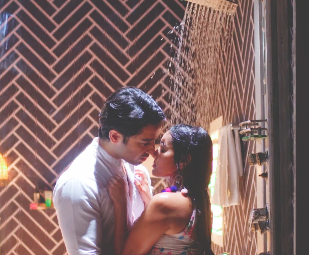 These Kissing Scenes Of Abir And Mishti From Yeh Rishtey Hain Pyaar Ke Goes Viral!