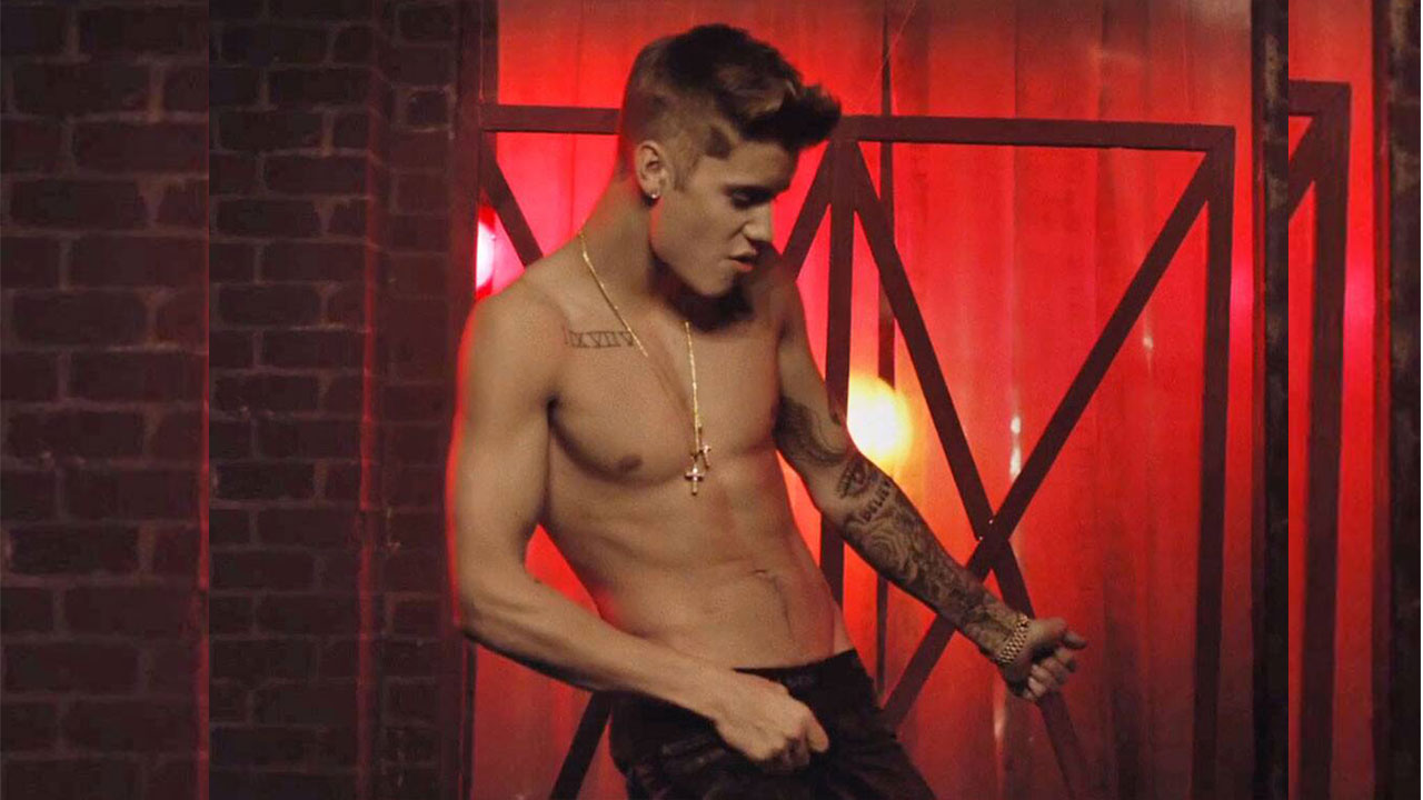 Perder la paciencia partícula baloncesto When Justin Bieber Poses For A Oh-So-Perfect Shirtless Selfie! | IWMBuzz