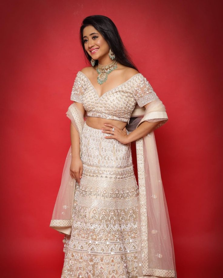 Yeh Rishta Kya Kehlata Hai Actress Shivangi Joshi's Blouse Designs Are Perfect For Wedding Season 833606