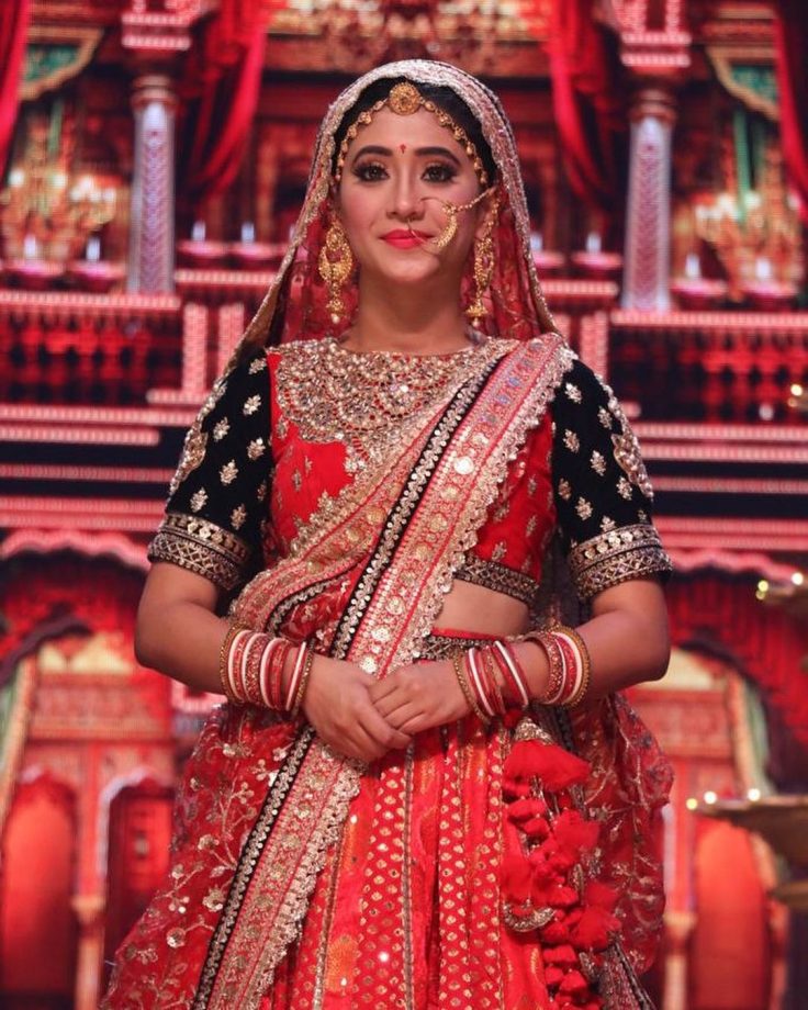 Yeh Rishta Kya Kehlata Hai Actress Shivangi Joshi's Blouse Designs Are Perfect For Wedding Season 833609