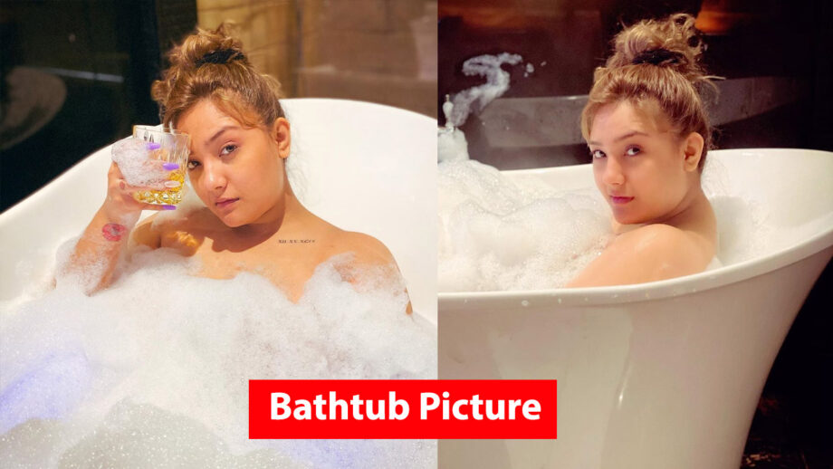 Check out: Aashika Bhatia takes bath, shares Sexy Picture from bathtub