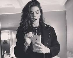Jacqueline Fernandez Knows What To Flaunt In A Selfie, Here's Proof - 1