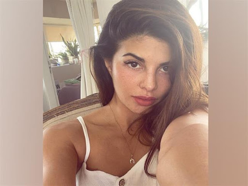 Jacqueline Fernandez Knows What To Flaunt In A Selfie, Here's Proof - 2