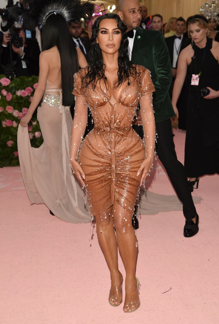 Kim Kardashian VS Rihanna: Who ROCKS the best outfit on the red carpet? 3
