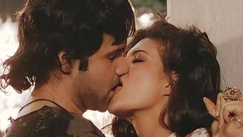 Top 3 KISSING Poses From Emraan Hashmi & Jacqueline Fernandez Starrer Murder 2 To Try In Your Next Kiss 1