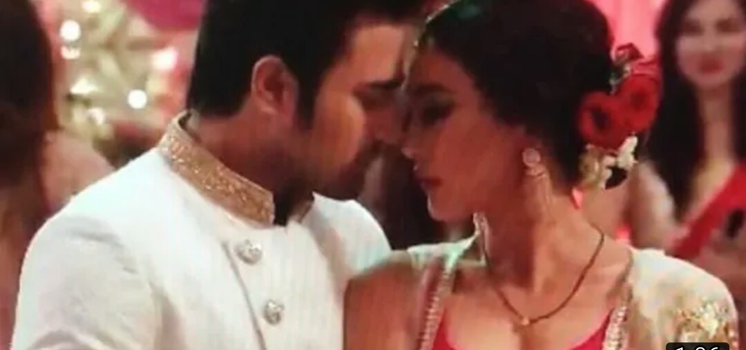 Unseen Romantic Moments From Naagin 3 3