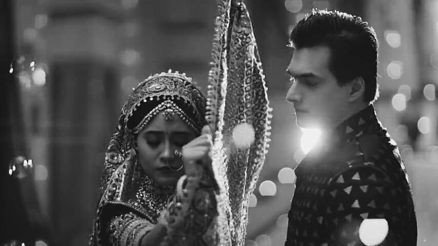 Yeh Rishta Kya Kehlata Hai: Check Out; KAIRA's BLACK And WHITE Collection That Can Inspire Your Next Look 7