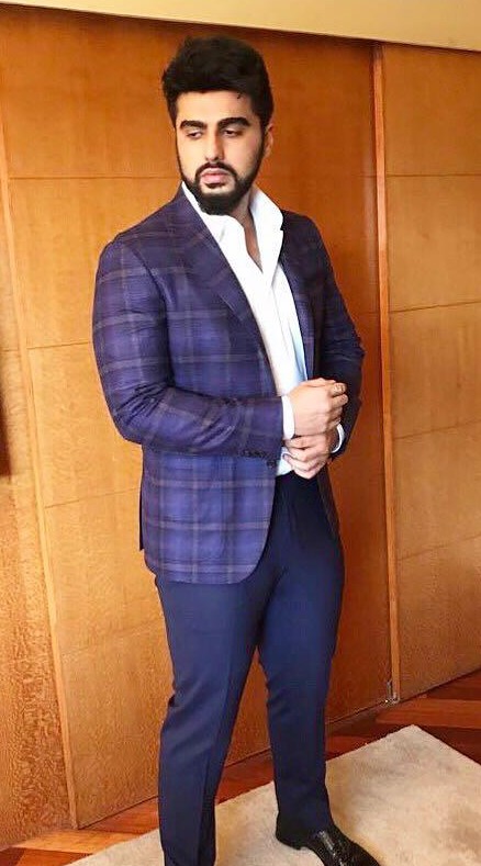 Fashion Tips: Arjun Kapoor, Tiger Shroff, And Vicky Kaushal Know How To Style Checkered Outfits For Office Look 3
