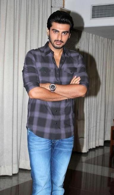 Fashion Tips: Arjun Kapoor, Tiger Shroff, And Vicky Kaushal Know How To Style Checkered Outfits For Office Look 4