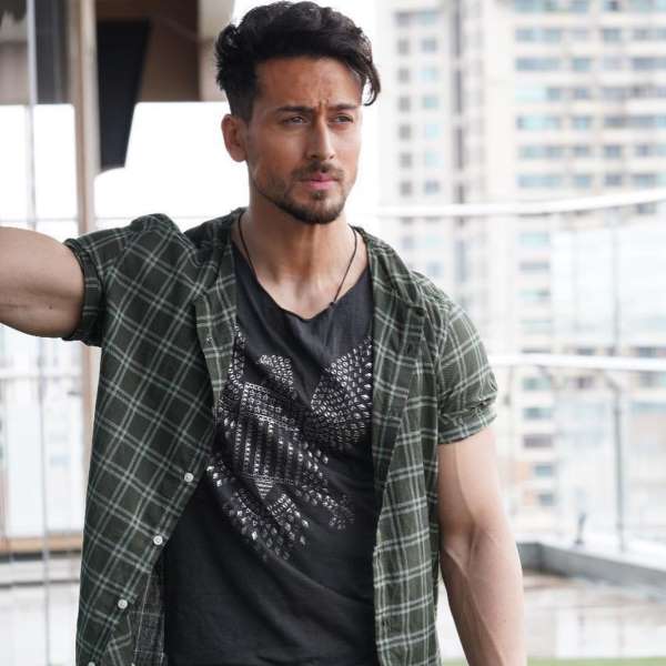 Fashion Tips: Arjun Kapoor, Tiger Shroff, And Vicky Kaushal Know How To Style Checkered Outfits For Office Look 7