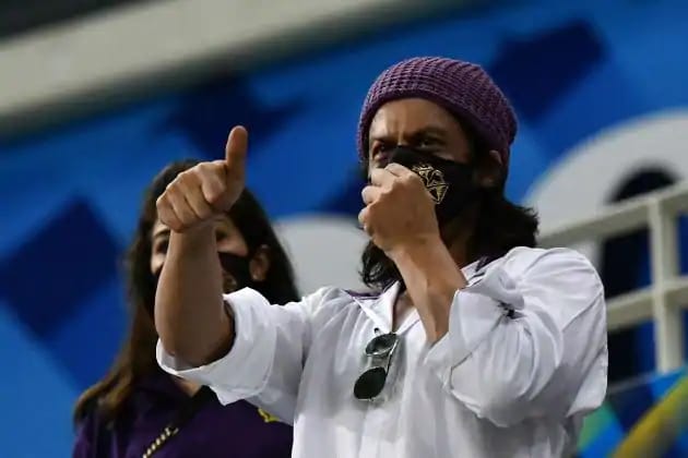 IPL 2020: Shah Rukh Khan's Most Amazing Photos Cheering For KKR That Went Viral In Dubai 1