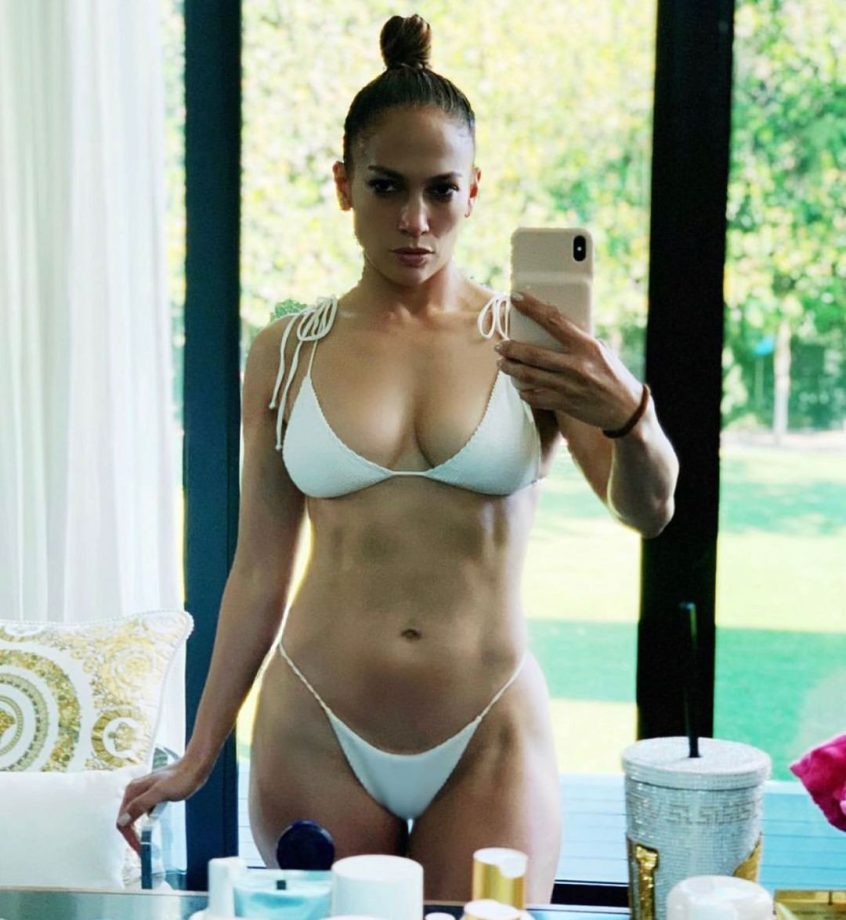 Jennifer Lopez Sizzled And Oozed Hotness In Bikinis 818237
