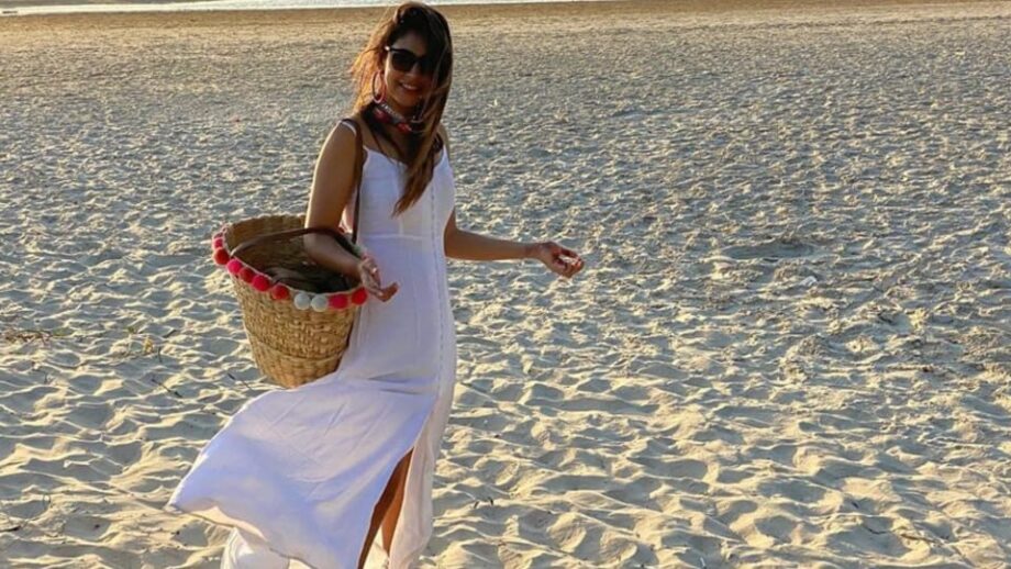 Kaisi Yeh Yaarian’s Niti Taylor enjoys on the beach wearing a white dress