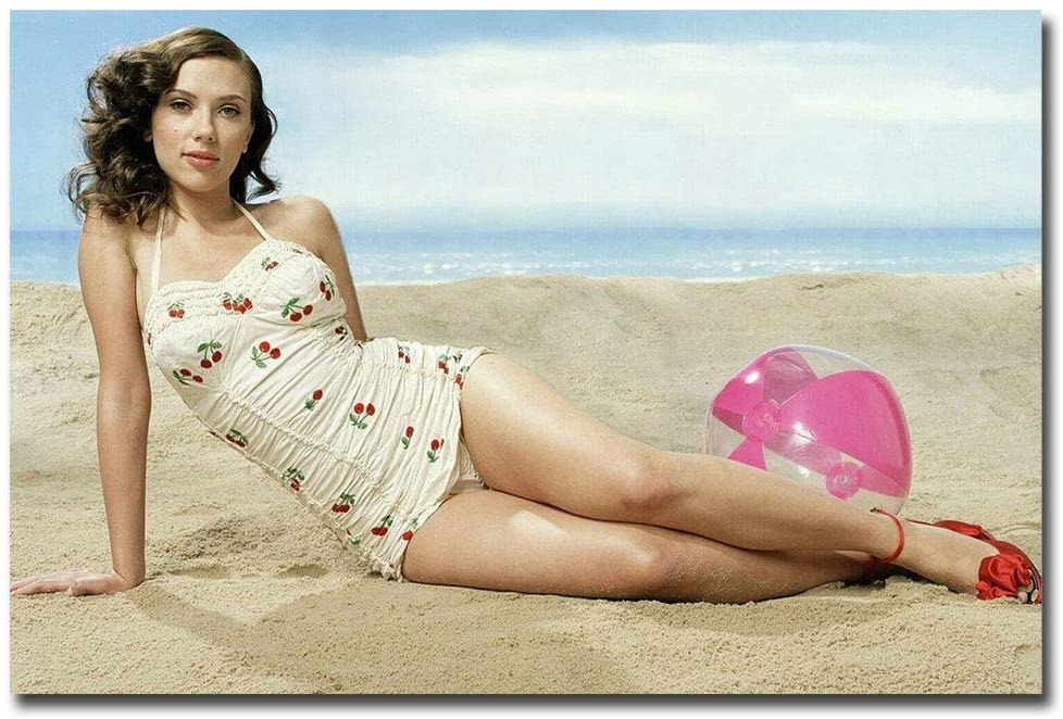 Scarlett Johansson Unseen Beach Moments 3