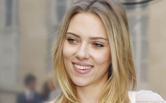 See How Scarlett Johansson Looks Without Makeup 818210