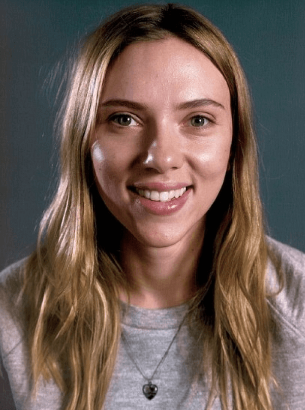 See How Scarlett Johansson Looks Without Makeup 818212