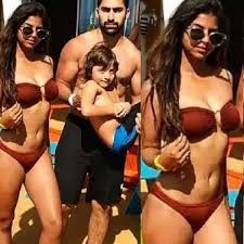 Shahrukh Khan’s Daughter Suhana Khan Dazzles In A Bikini