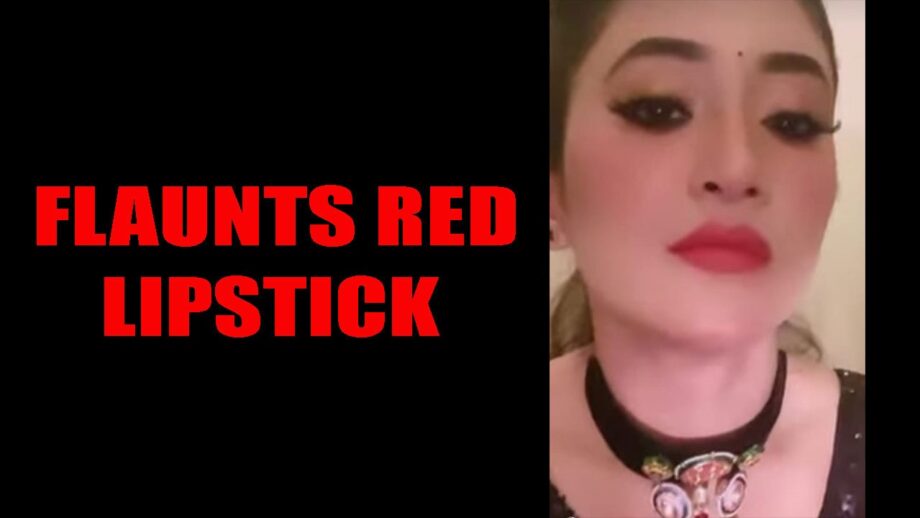 Shivangi Joshi turns into queen, flaunts red lipstick 1