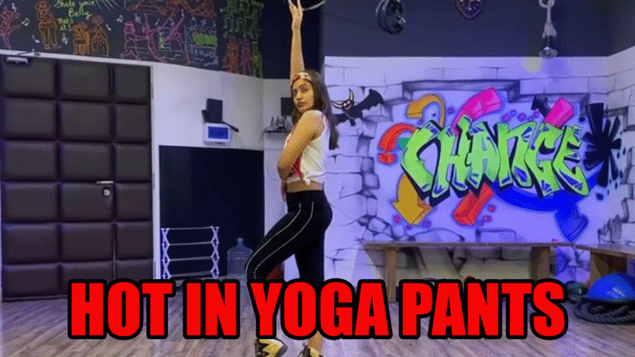 Surbhi Chandana's Viral Hot Photos In Yoga Pants!