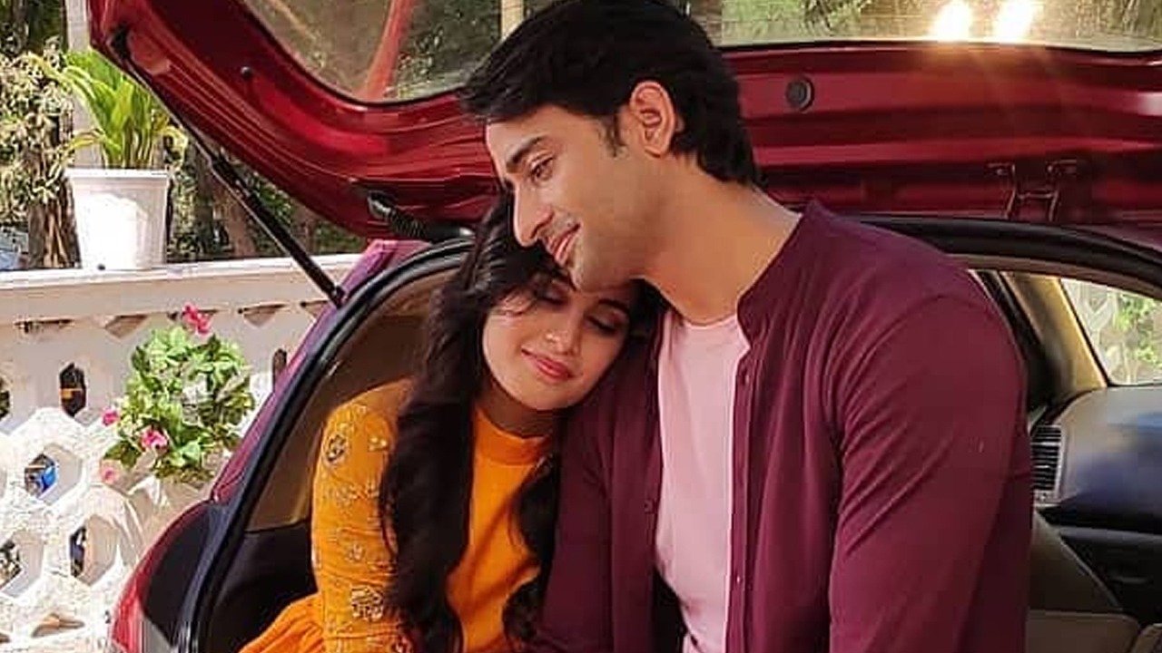 Unseen Romantic Moments From Abir and Mishti in Yeh Rishtey Hain Pyaar Ke 2
