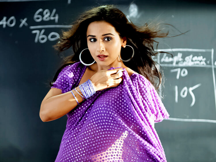 Top 5 Looks Of Vidya Balan Showing Off Hotness See Pictures