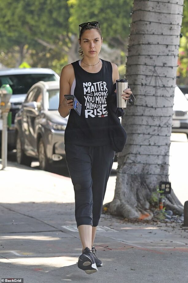 5 Attractive Gym Pants Ever Worn by Gal Gadot 791481