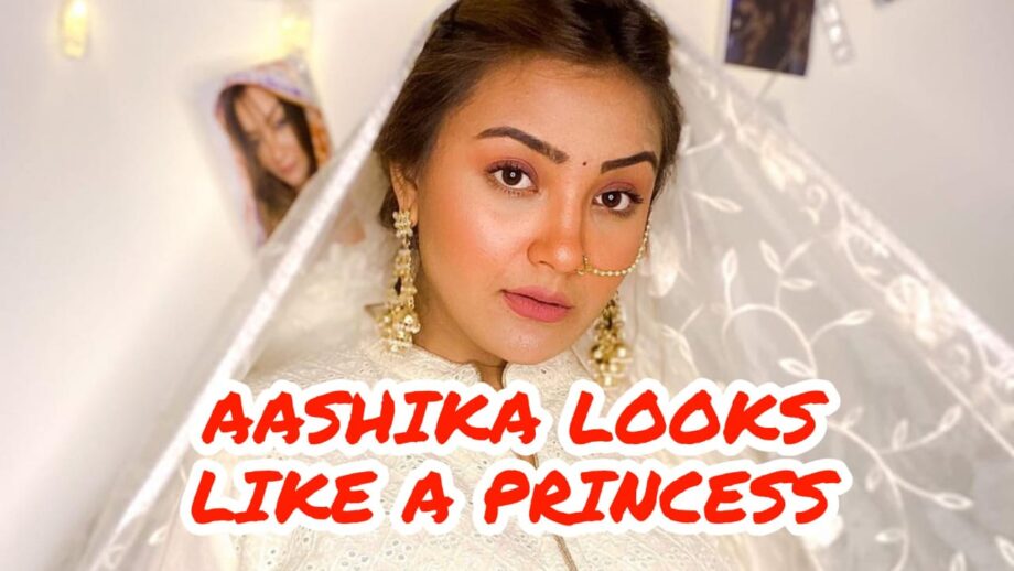 Aashika Bhatia looks like a divine princess in white anarkali, check out photo