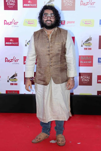 Arijit Singh Looking Drop Dead Gorgeous In Traditional Outfits 2