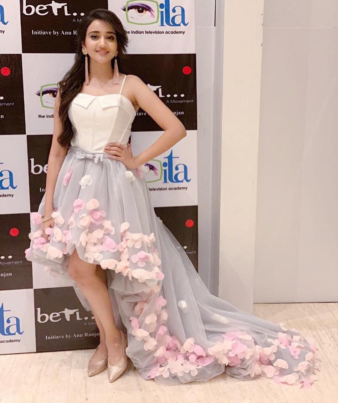 Ashi Singh, Ashnoor Kaur And Mithila Palkar's Embellished Printed Outfit Pictures Goes Viral 2